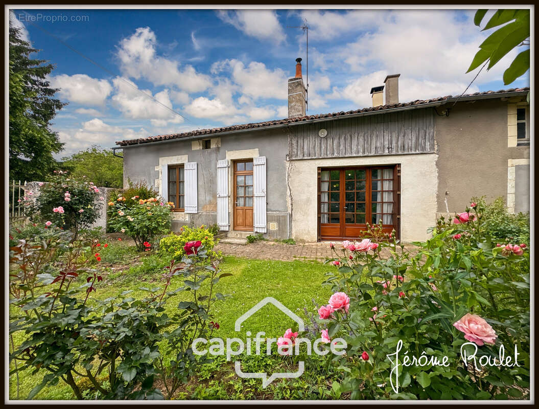 Maison en pierre à vendre 5 pièces 3 chambres Dépendances Terrain 1,5 ha Champigny-En-Rochereau (86) - photo 2