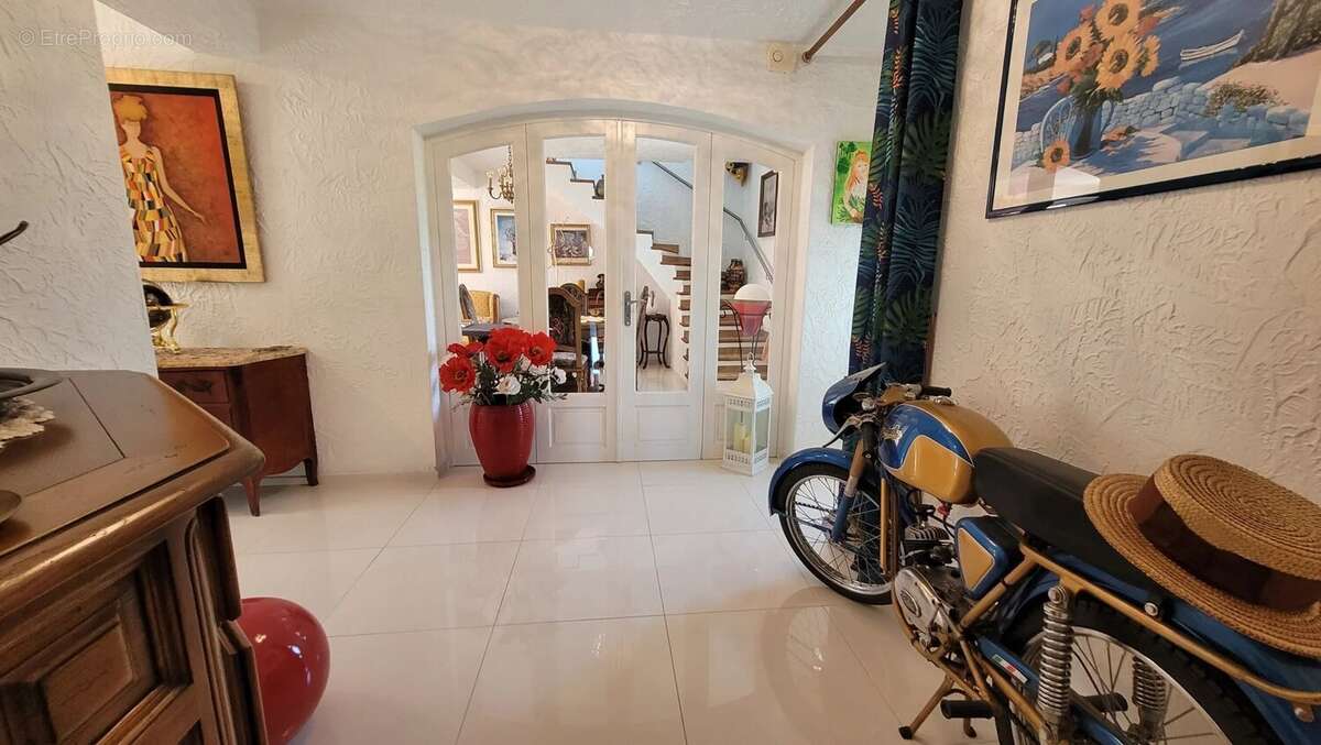 Maison à MANDELIEU-LA-NAPOULE