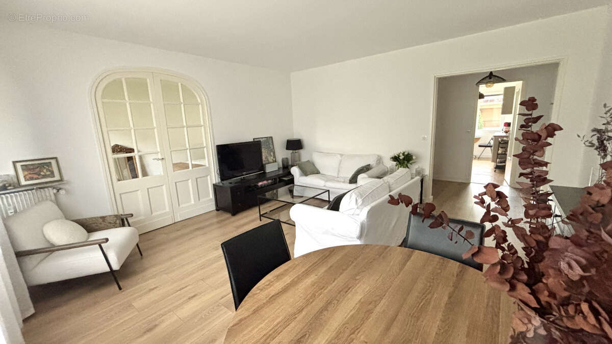 Appartement à ENGHIEN-LES-BAINS