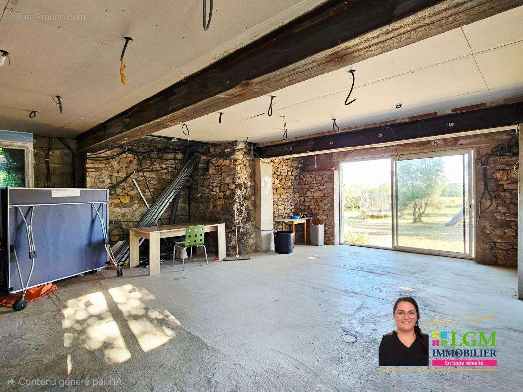 Maison rénovée + dépendance + grand terrain et potentiel : une belle opportunité ! - photo 11