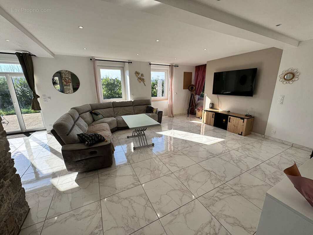 A vendre Maison en pierres 158 m² entièrement rénovée à 25 min de St-Lô - photo 9