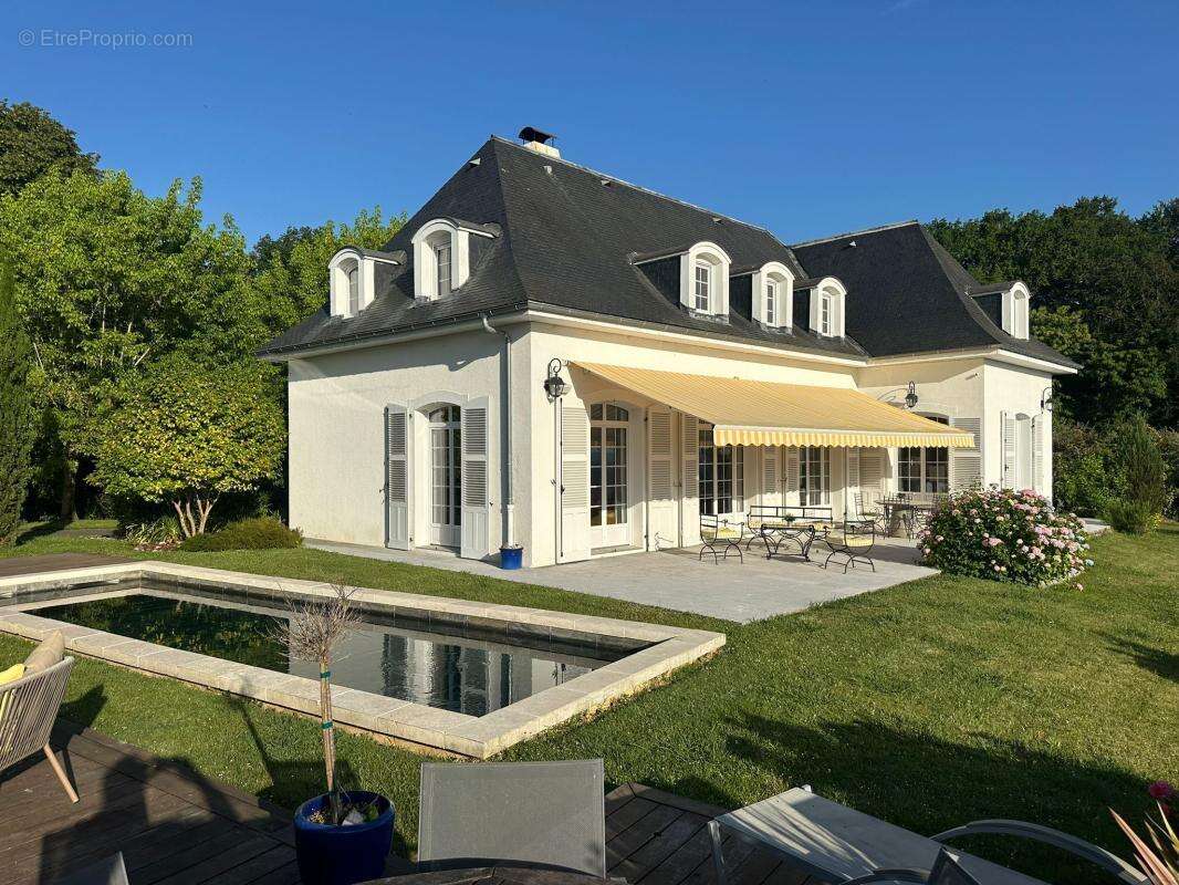 Maison à LAROIN