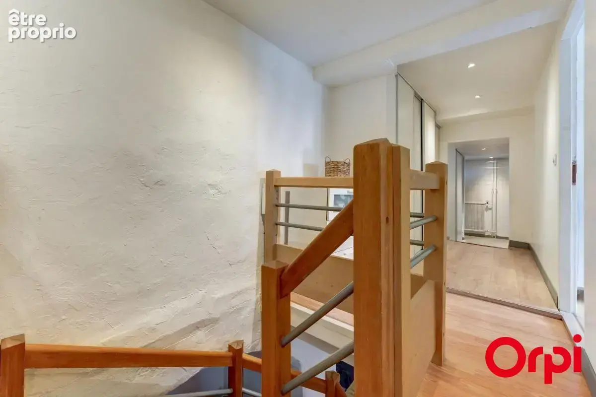 Maison de ville de caractère de 150 m² avec terrasse et jardin au cœur de Grézieu-la-Varenne - photo 10
