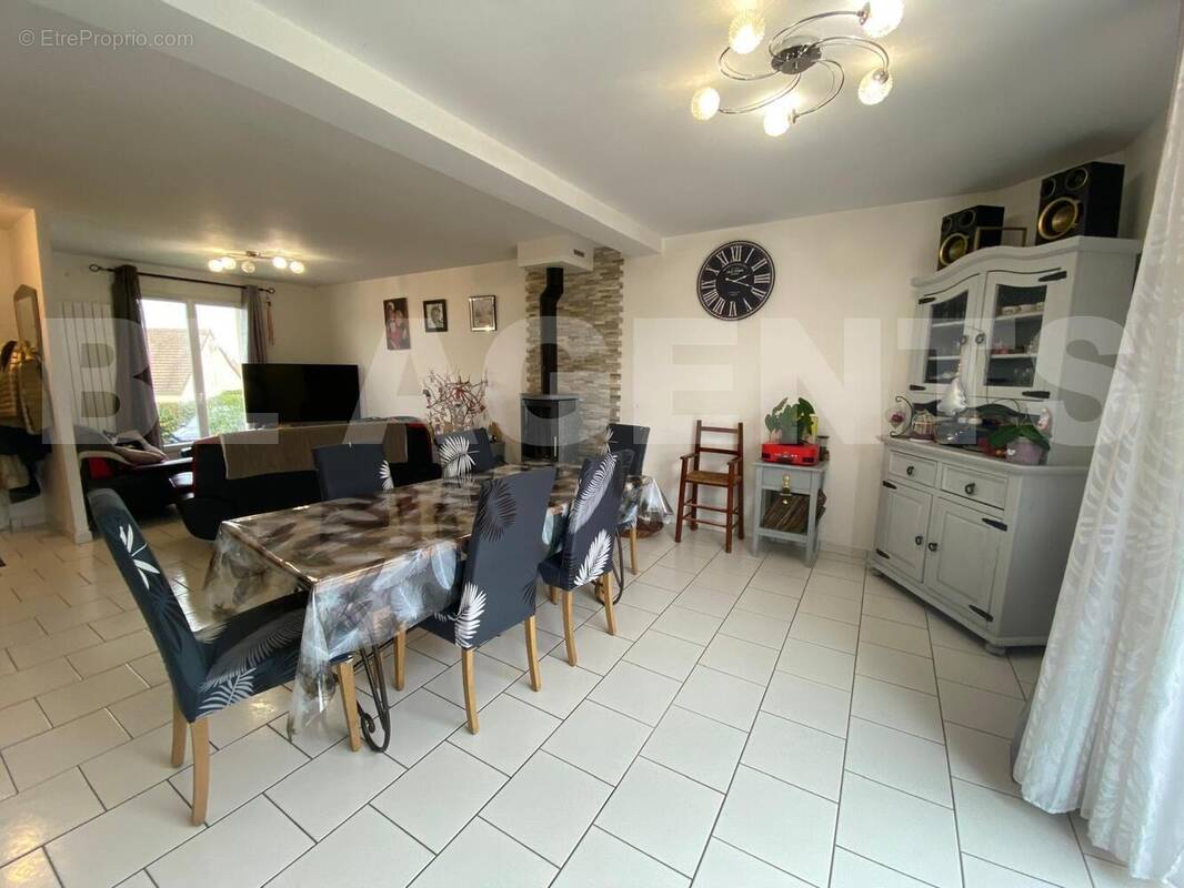 WhatsApp Image 2025-12-05 à 09 - Maison à BONNETABLE