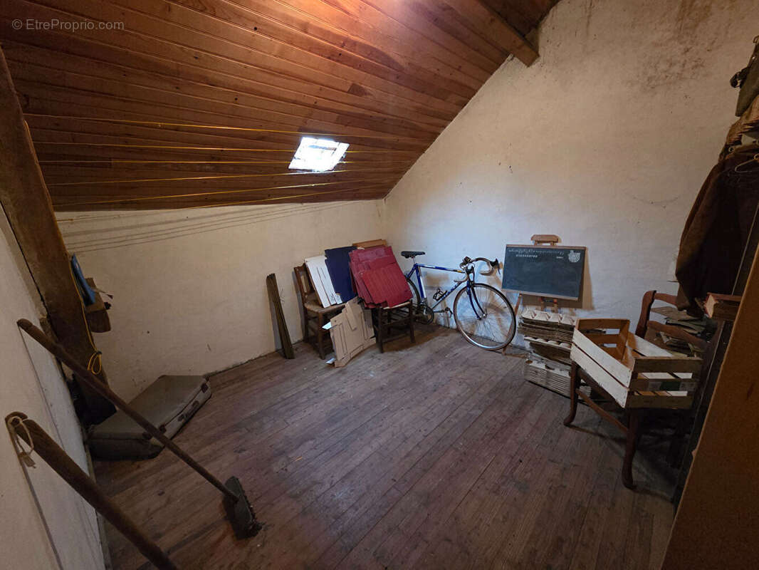 Maison à BUGEAT