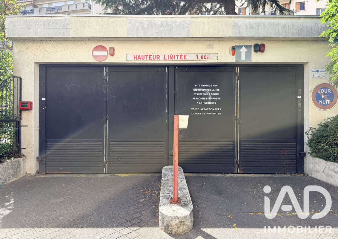 Photo 3 - Parking à PARIS-12E