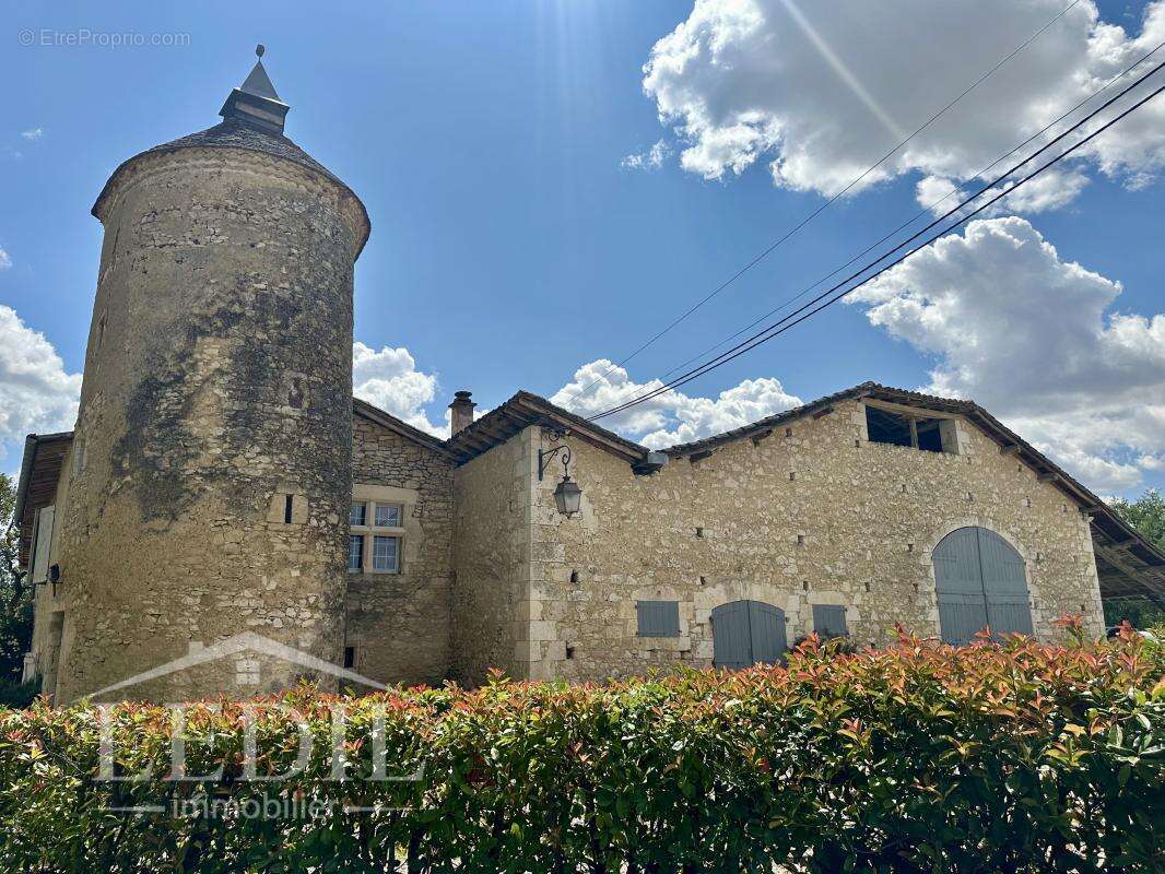 Maison à MAUVEZIN