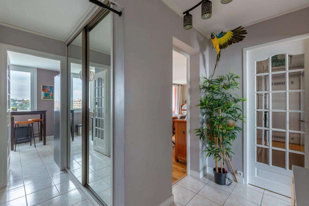 Appartement à SAINTE-FOY-LES-LYON