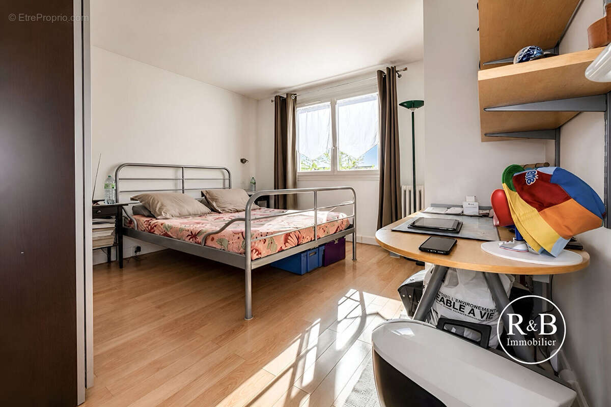 Appartement à LES CLAYES-SOUS-BOIS