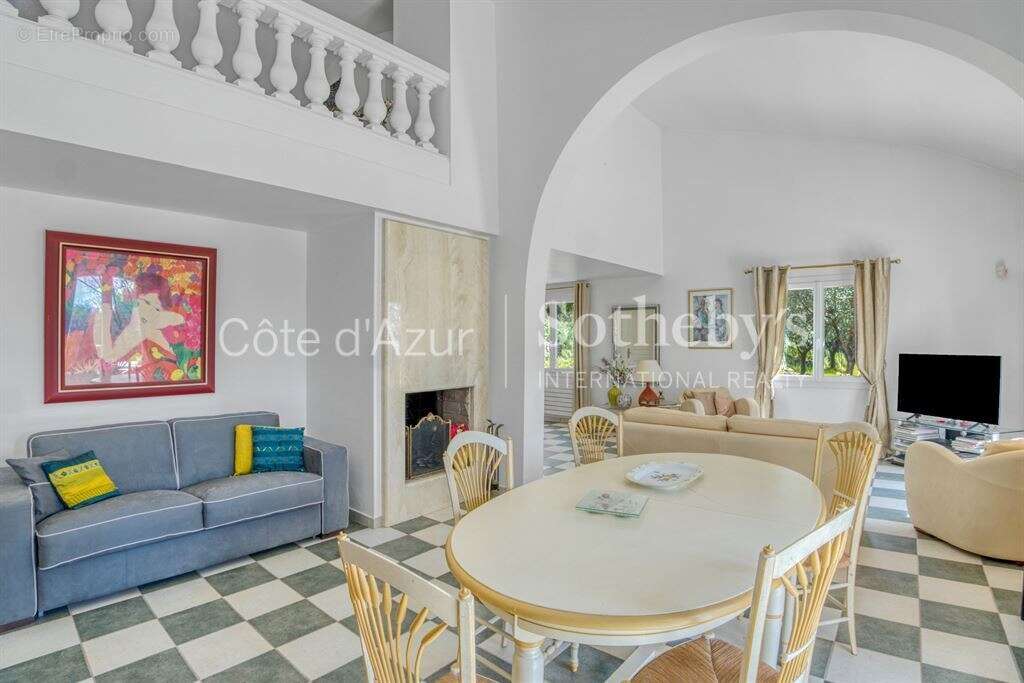 Somptueuse villa provençale avec vue dégagée, aperçu mer et piscine chauffée, à Cabris - photo 9