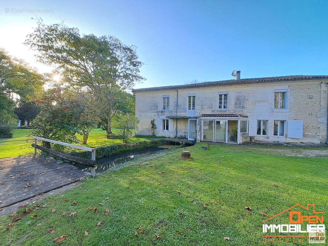 Appartement à CRITEUIL-LA-MAGDELEINE