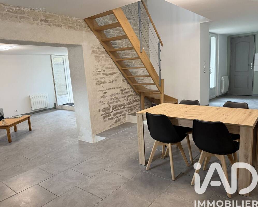 Photo 1 - Maison à MAUZE-SUR-LE-MIGNON