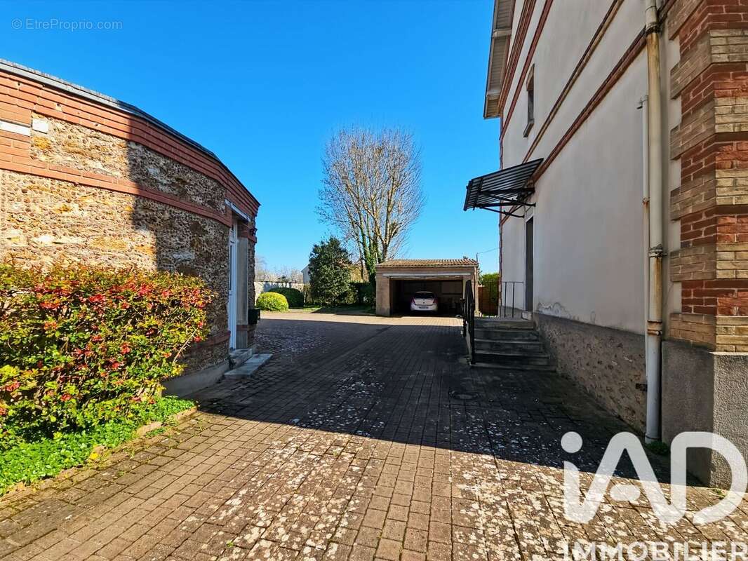 Photo 2 - Maison à COUBERT