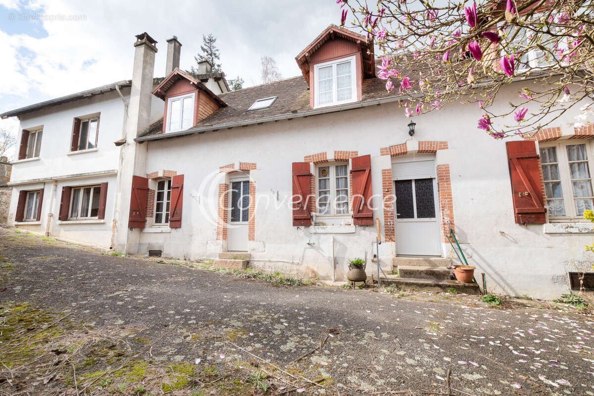 Maison à VICQ-SUR-BREUILH