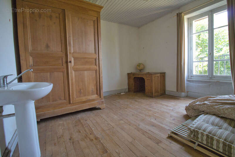Maison à SAINT-CHAMANT