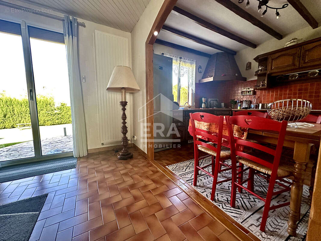 Maison à VILLENEUVE-LA-GUYARD