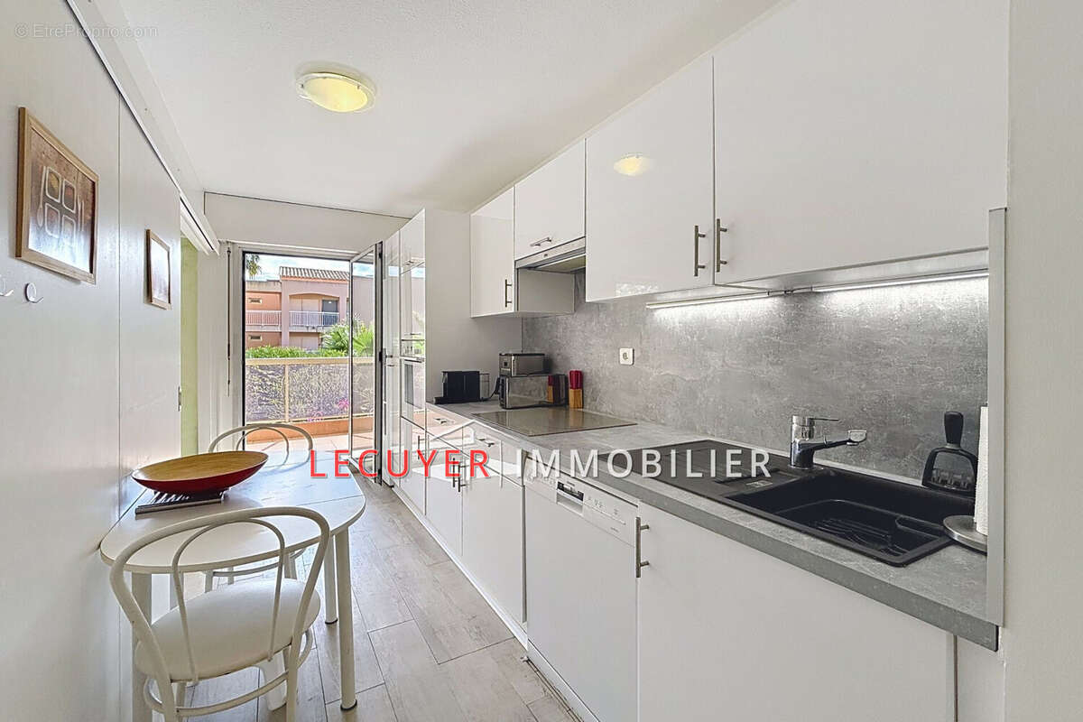 Appartement à VALLAURIS