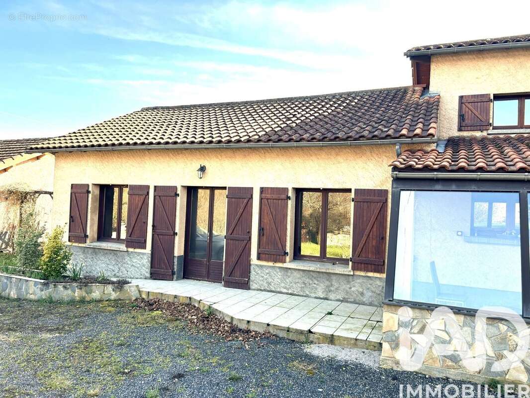 Maison 167 m² à Neuville  - photo 8