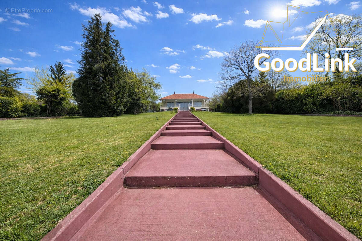 Maison à CRECY-LA-CHAPELLE