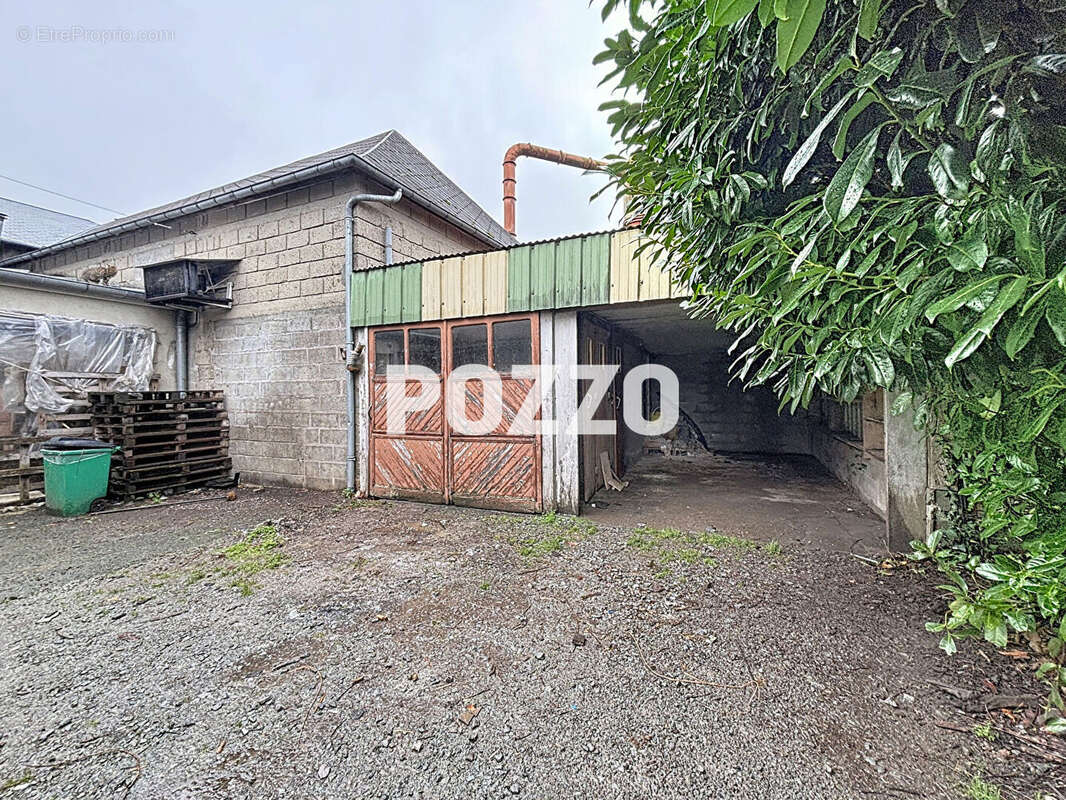 Commerce à SAINT-SAUVEUR-LENDELIN