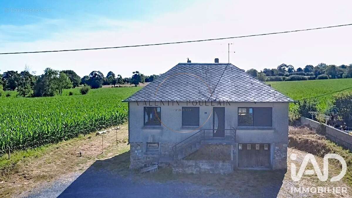 Maison 64 m² à Saint-Sauveur-Lendelin  - photo 2