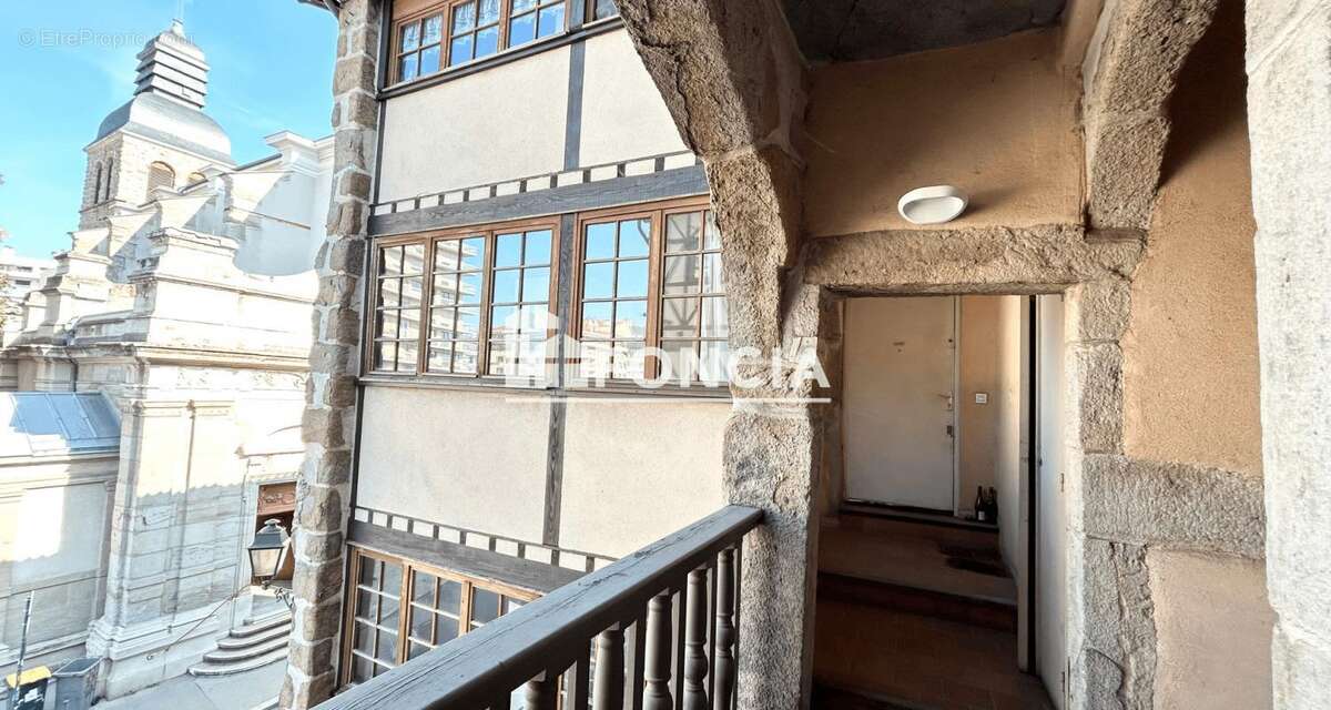 Appartement à SAINT-ETIENNE