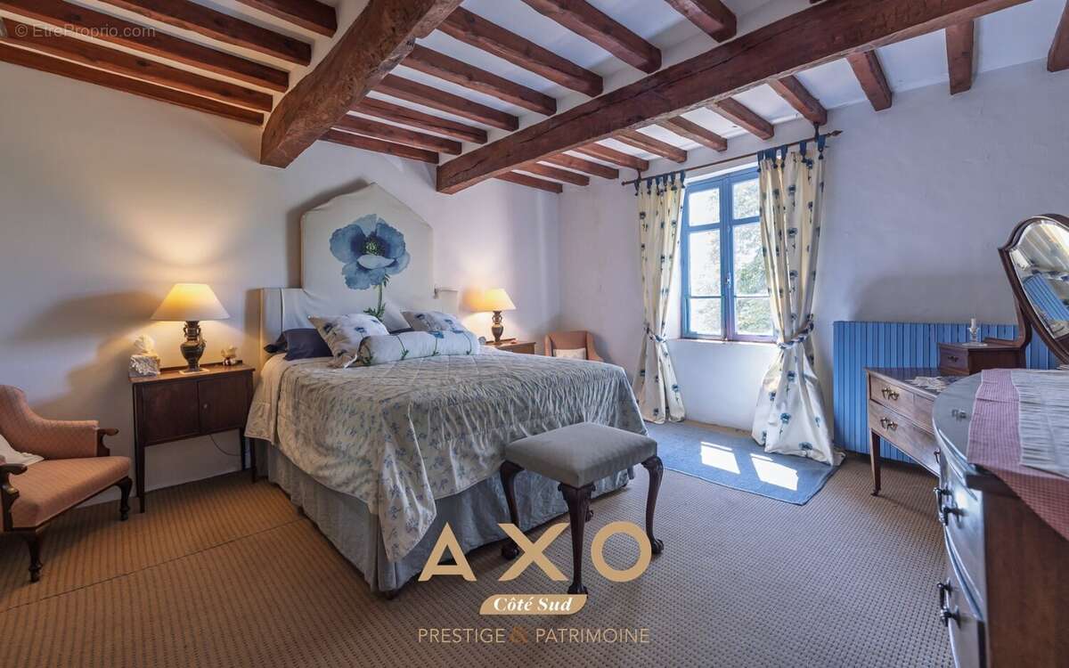 Allemagne-en-provence - bastide - 696 m² - 5 habitations - piscine 15x7 - terrain 1 ha - 995 000  - photo 19