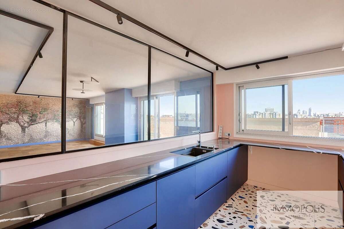 Appartement à PARIS-18E