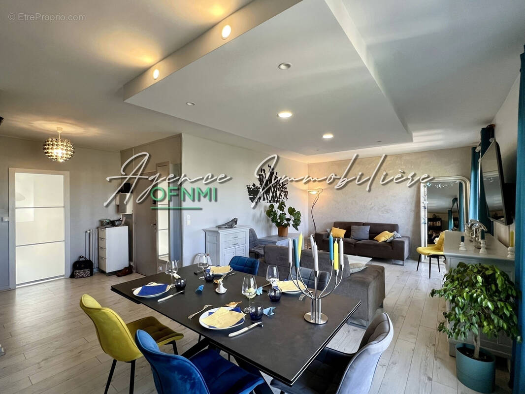 Appartement à SAINT-ETIENNE