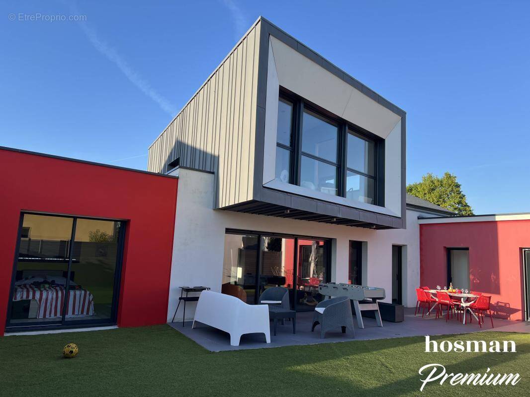 Maison à SAINTE-LUCE-SUR-LOIRE
