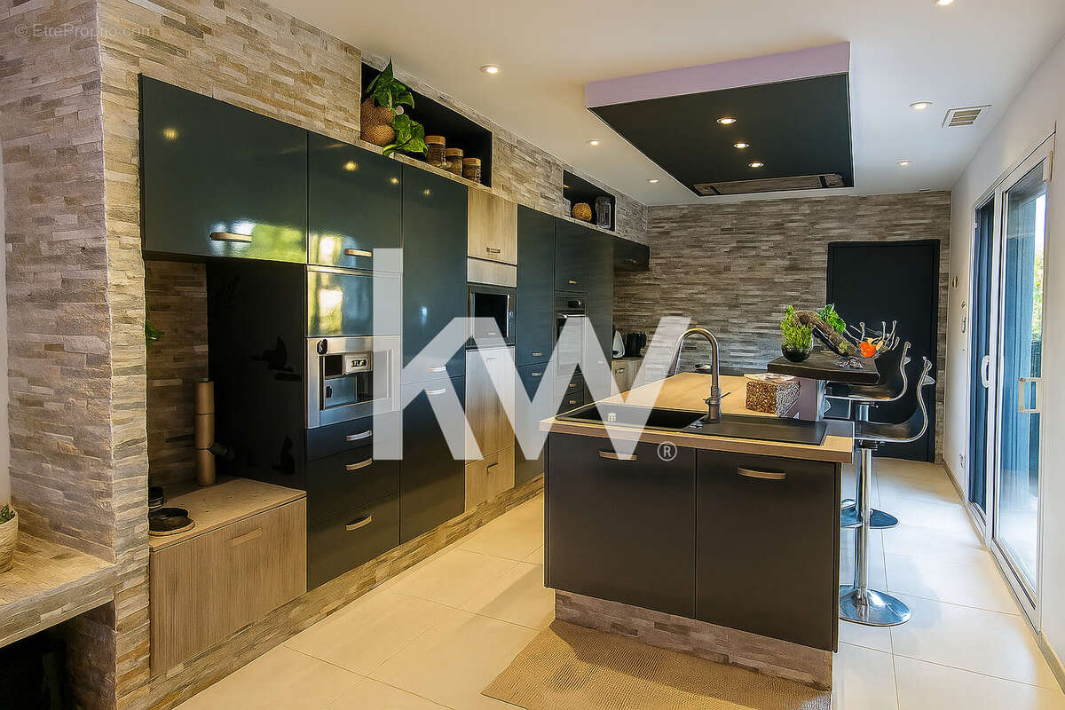 Maison à L&#039;ISLE-SUR-LA-SORGUE