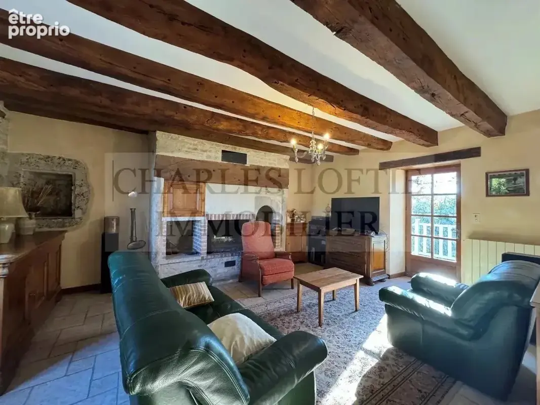 Belle maison en pierre avec piscine, au calme, sur un terrain de 1 800 m² - photo 4