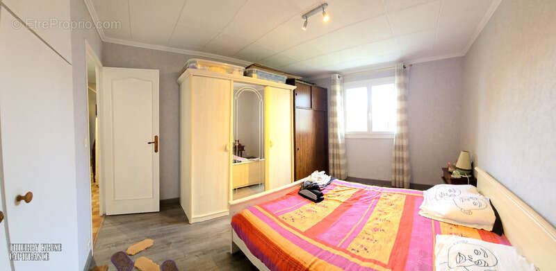 Maison à SAINT-ETIENNE-DE-TULMONT