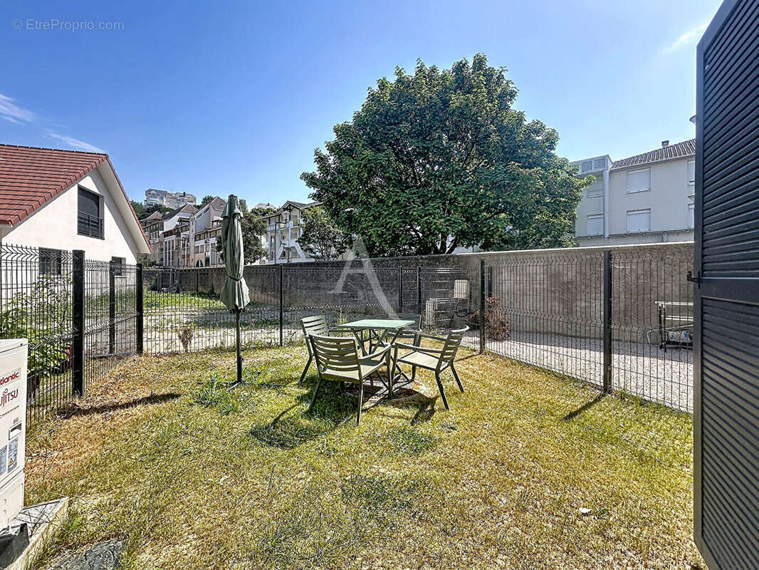 Billère Centre - Appartement T3 triplex avec jardin privatif et stationnement - photo 8
