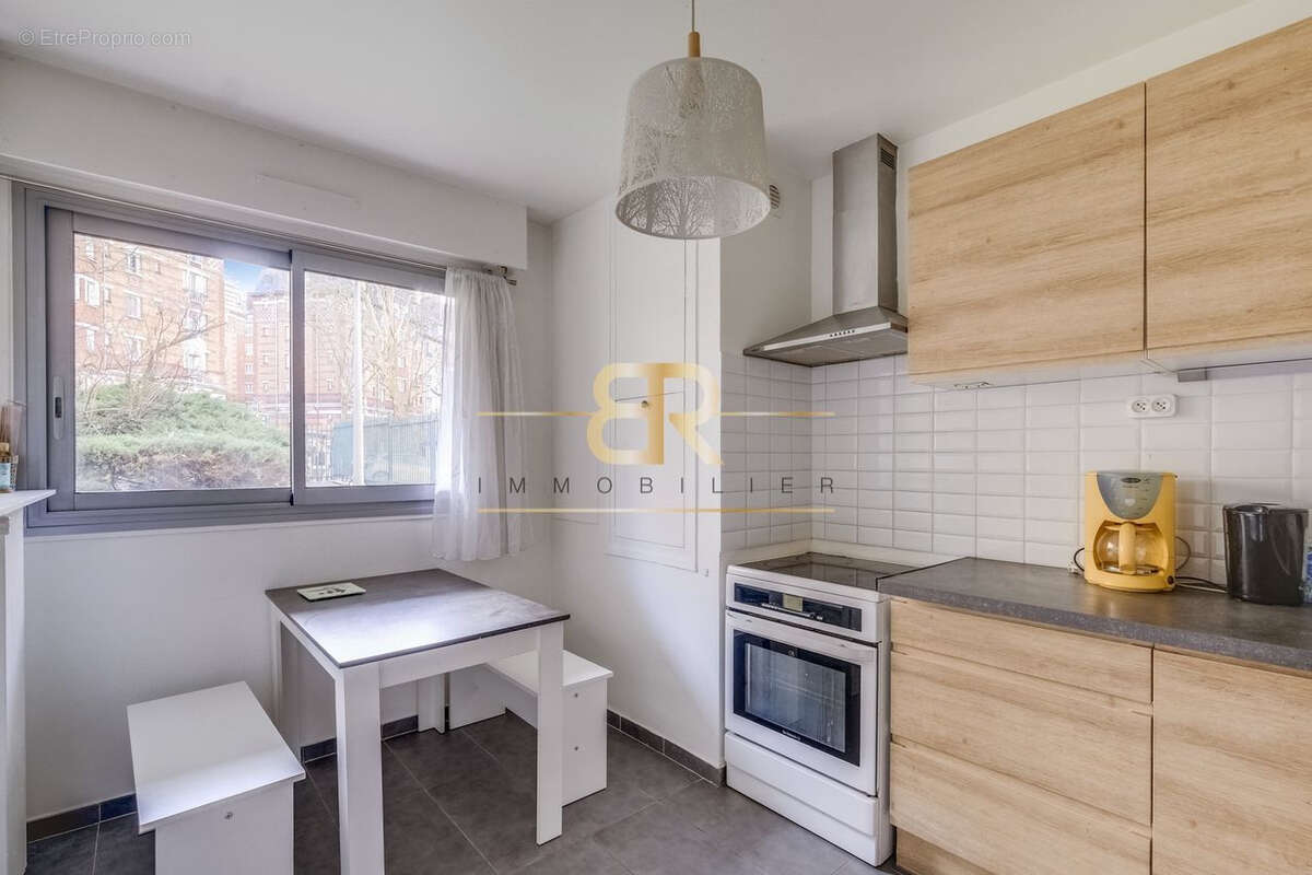 Appartement à PARIS-19E