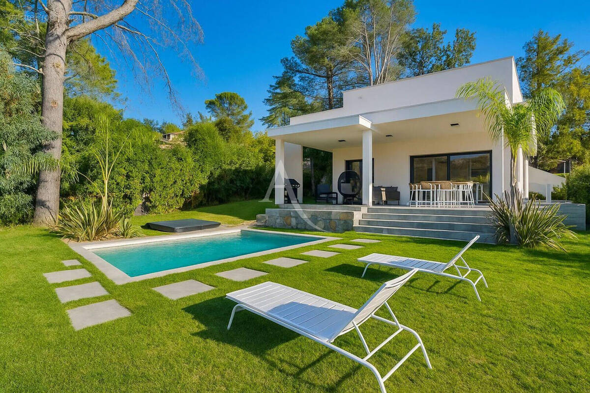 Maison à VALBONNE