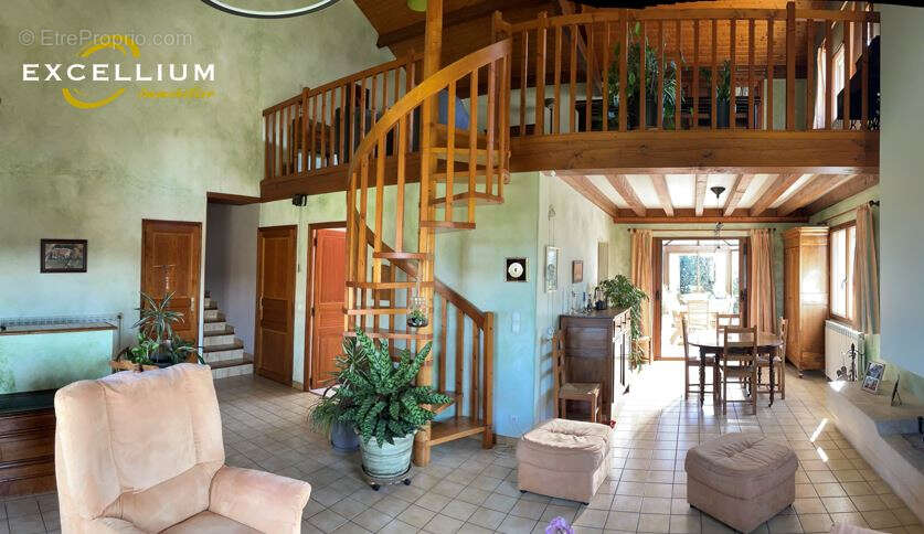 Maison à FONTAINES-SUR-SAONE