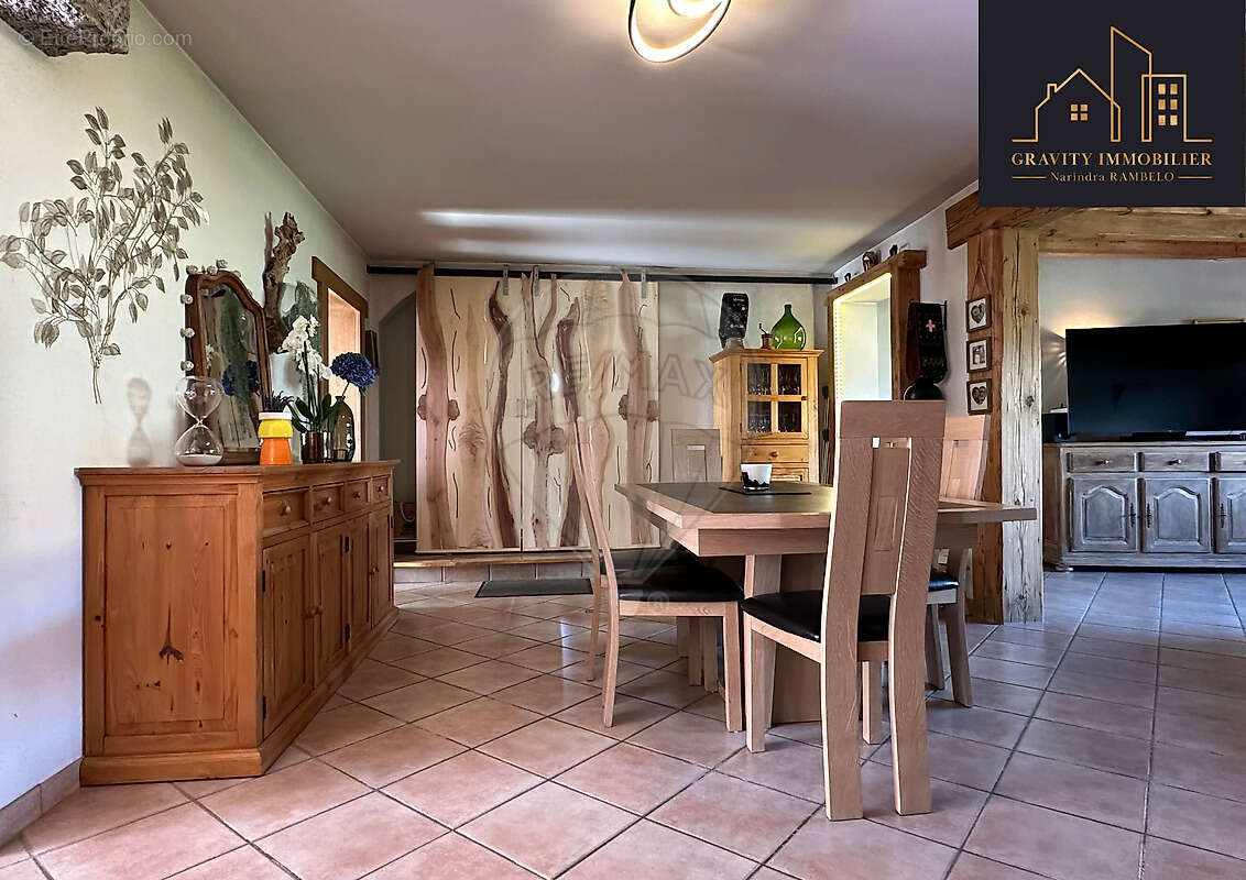 Maison à SCIENTRIER