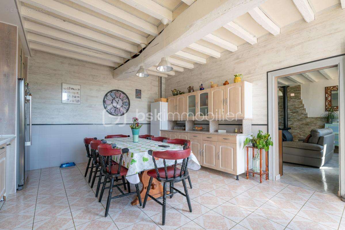 Maison à VILLEBOUGIS