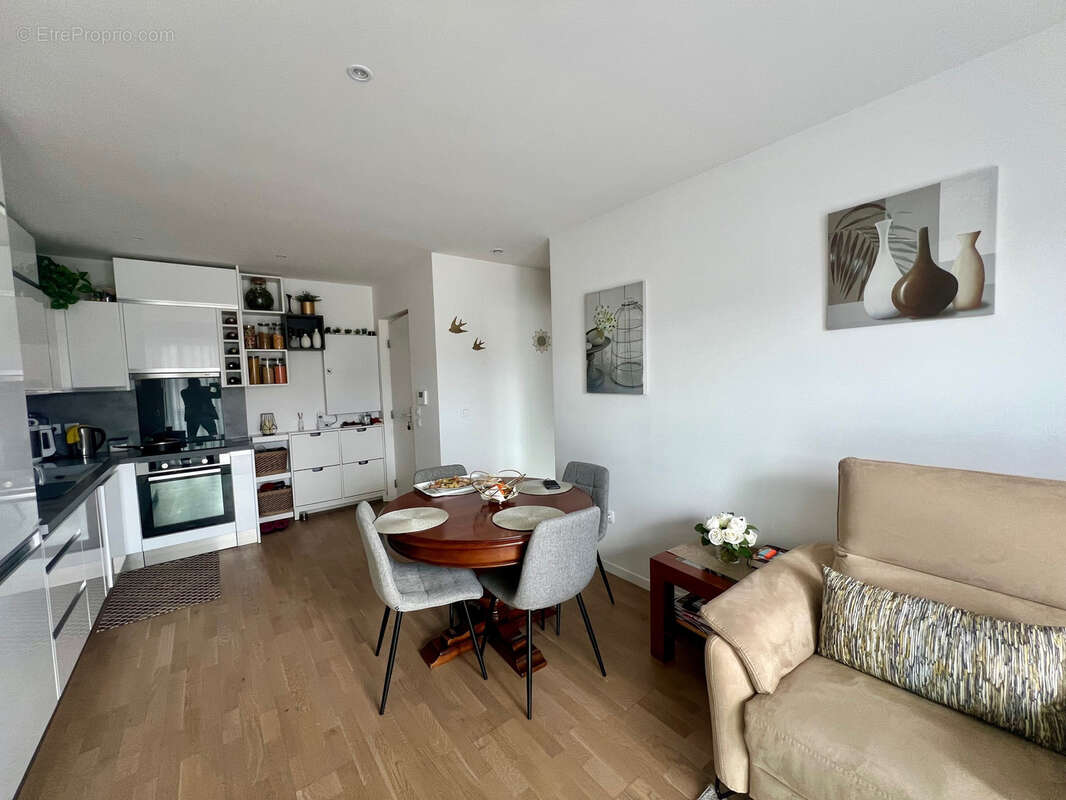 Appartement à PARAY-VIEILLE-POSTE