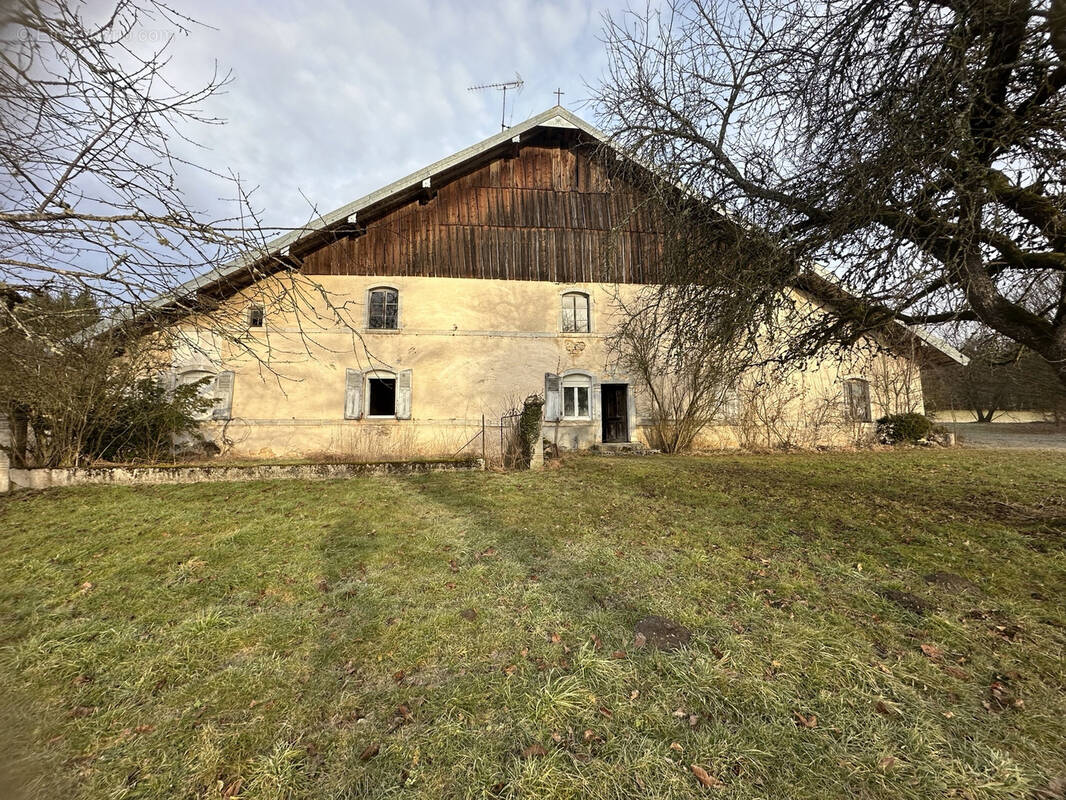 Maison à LAVIRON