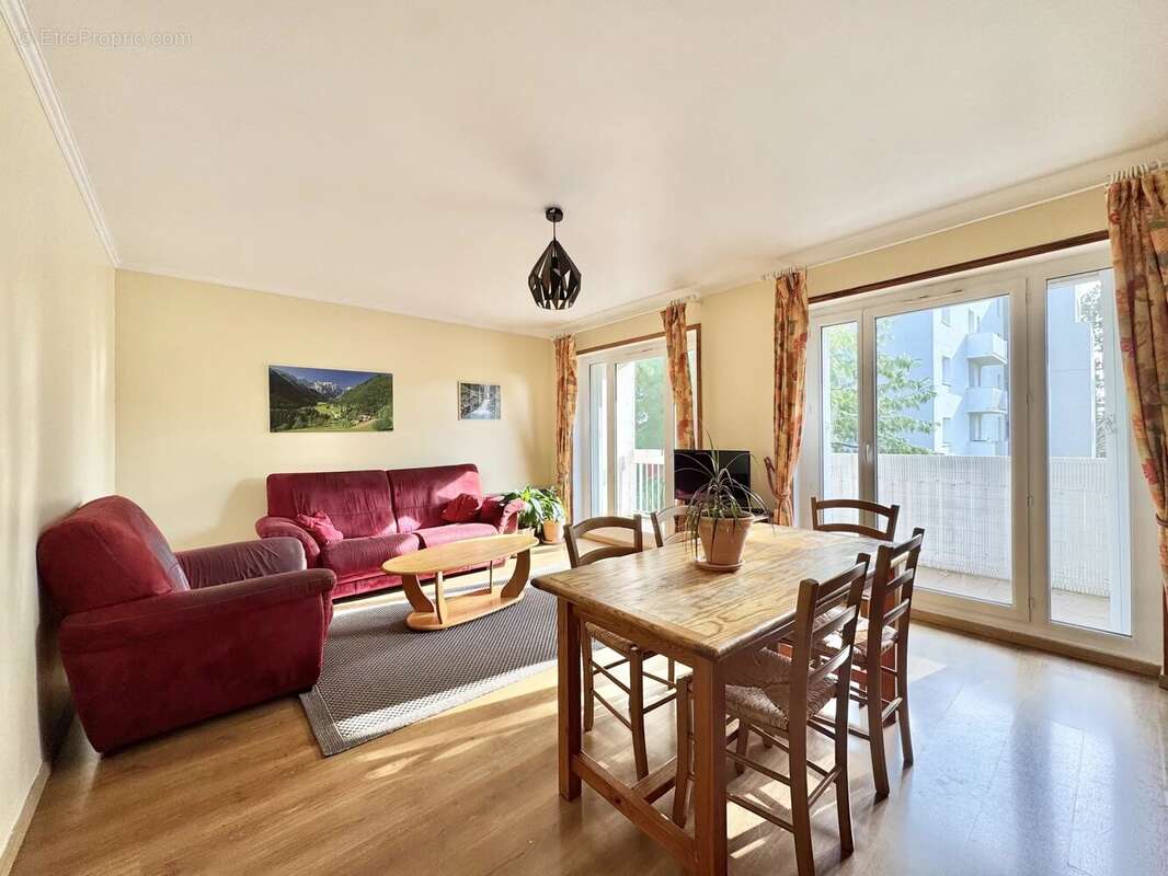 Appartement à VERRIERES-LE-BUISSON