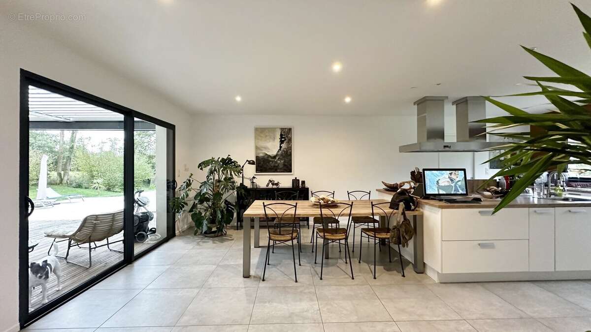 Maison à PEYREHORADE