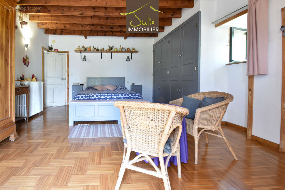 AXE CERIZAY/MAULEON - Longère de 260 m2 - 5 chambres - jardin - photo 5