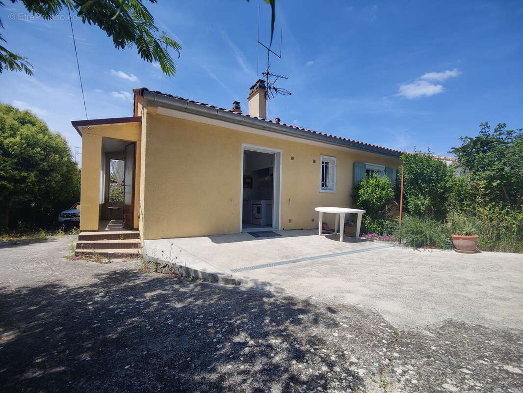 Belvèze-du-razès   villa de plain-pied 4 faces avec véranda, garage et jardin de 648 m2 - photo 18