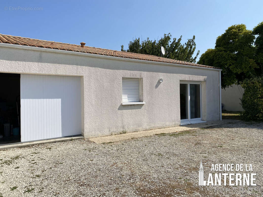 Maison à LA BREE-LES-BAINS