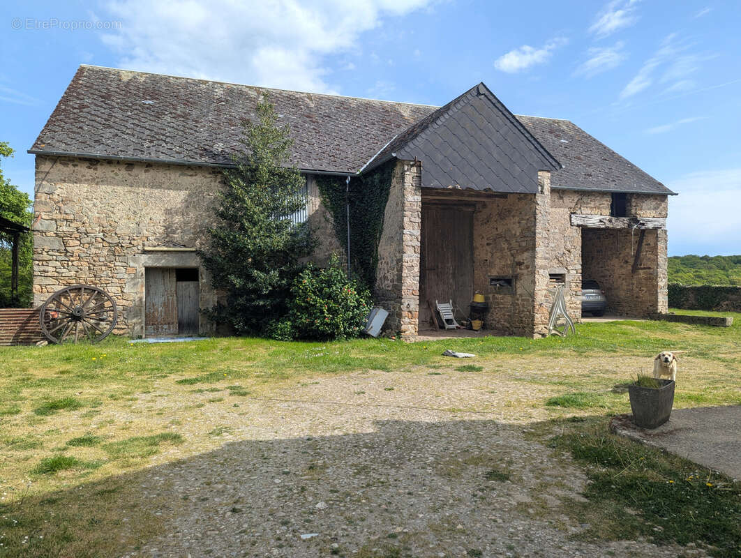 Maison de campagne avec grange à porteau sur 1ha5 ! - photo 2
