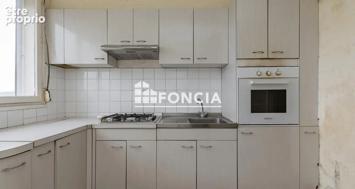 Appartement à SAINT-ETIENNE-DU-ROUVRAY