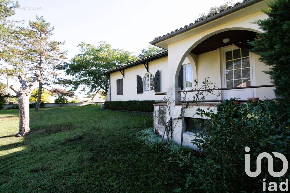 Photo 1 - Maison à SAINT-SYMPHORIEN