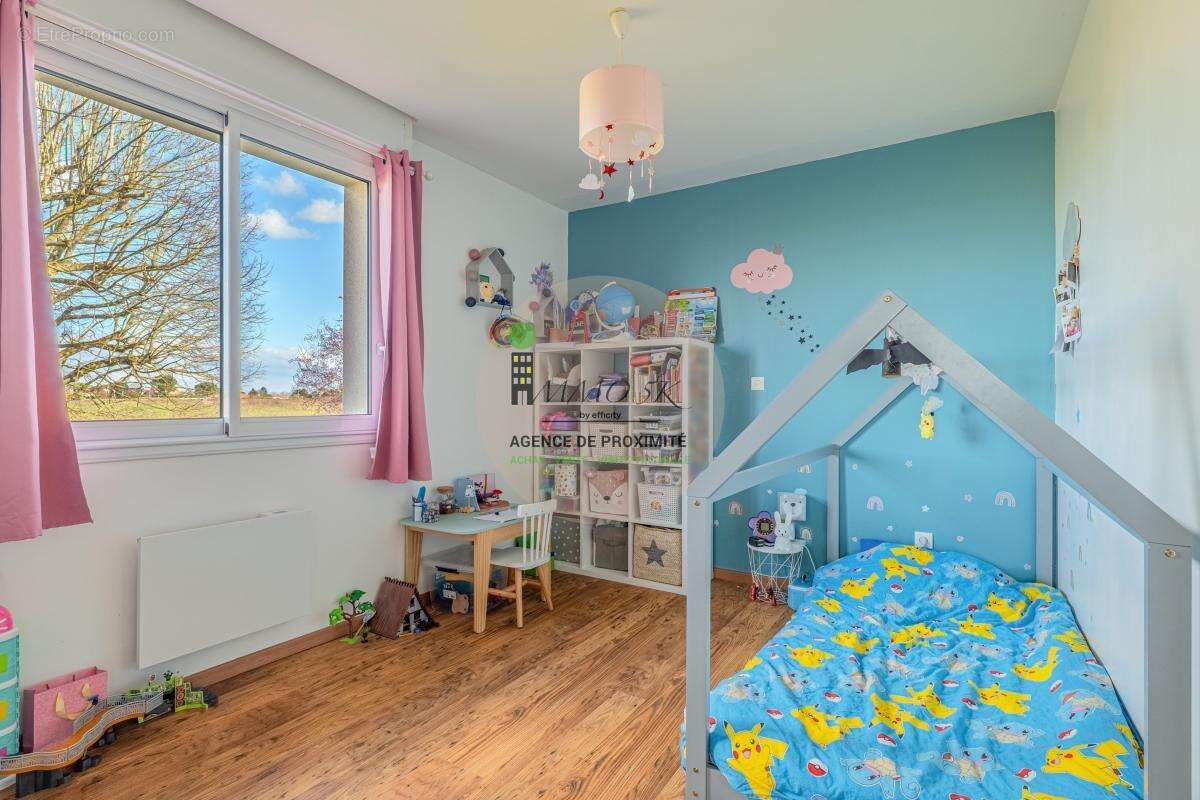 Appartement à NEYRON